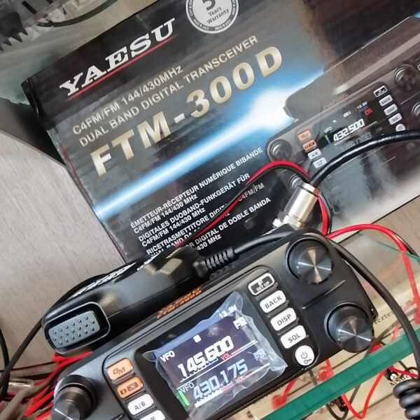 YAESU FTM 300 DE - RTX VHF/UHF FM/C4FM digital