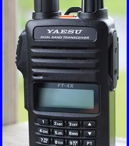 YAESU FT 4XE - VHF/UHF