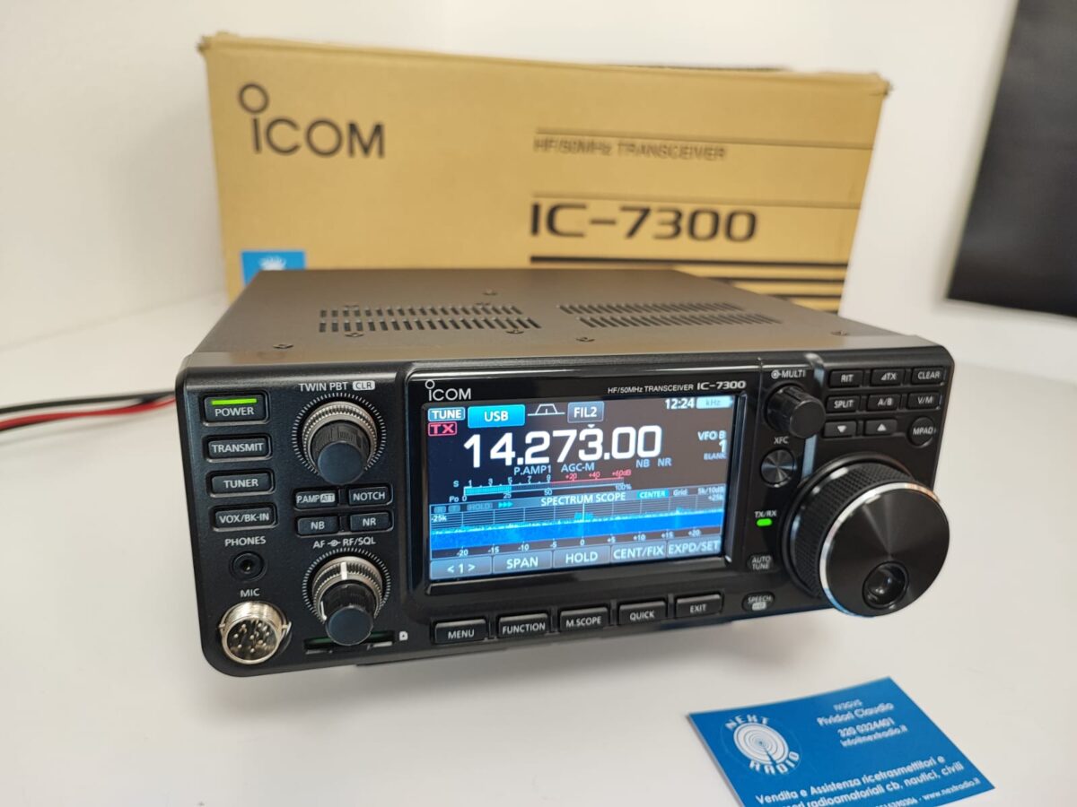 ICOM IC-7300 - ricetrasmettitore HF/50/70 Mhz -100w con accordatore - immagine 2
