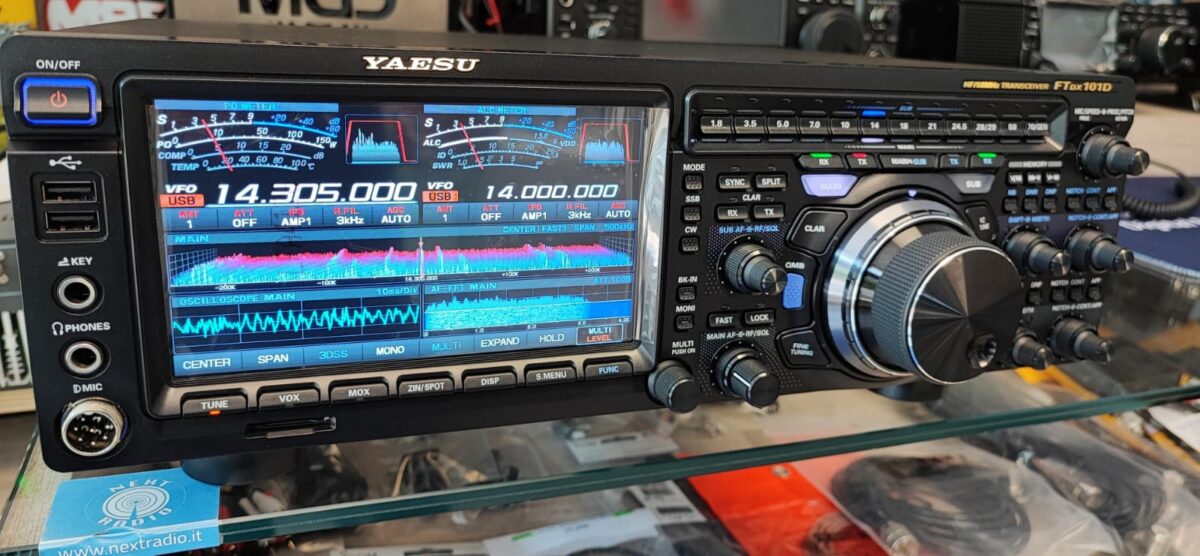 YAESU FTDX101D - Ricetrasmettitore HF/50/70MHz SDR-ibrido con display touch-screen da 7 pollici, 100W. - immagine 1