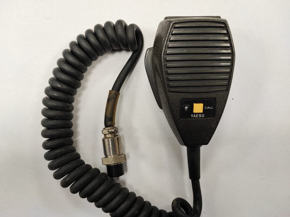 YAESU YM-40 - Dynamic microphone. Impedance 600 Ohms - immagine 1